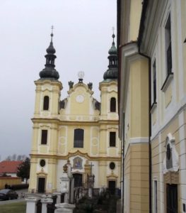Piaristický kostel Panny Marie Nanebevzaté ve Strážnici v roce 2013